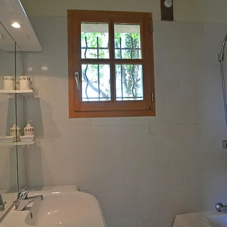 In Saint Privat De Champclos With Pool 度假居 巴尔雅克