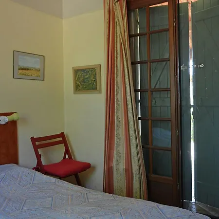 In Saint Privat De Champclos With Pool 度假居 *